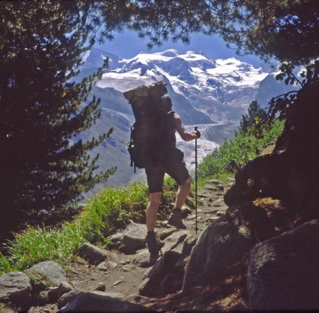 Foto vom Aufstieg zur Bovalhütte auf dem Berninatrek in der Schweiz