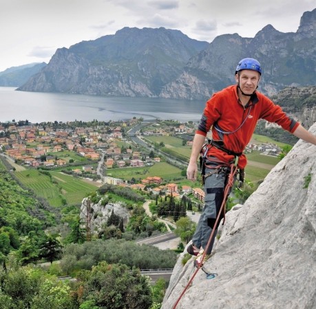 Foto vom Klettern in Belvedere hoch über dem Gardasee und Blick auf Torbole